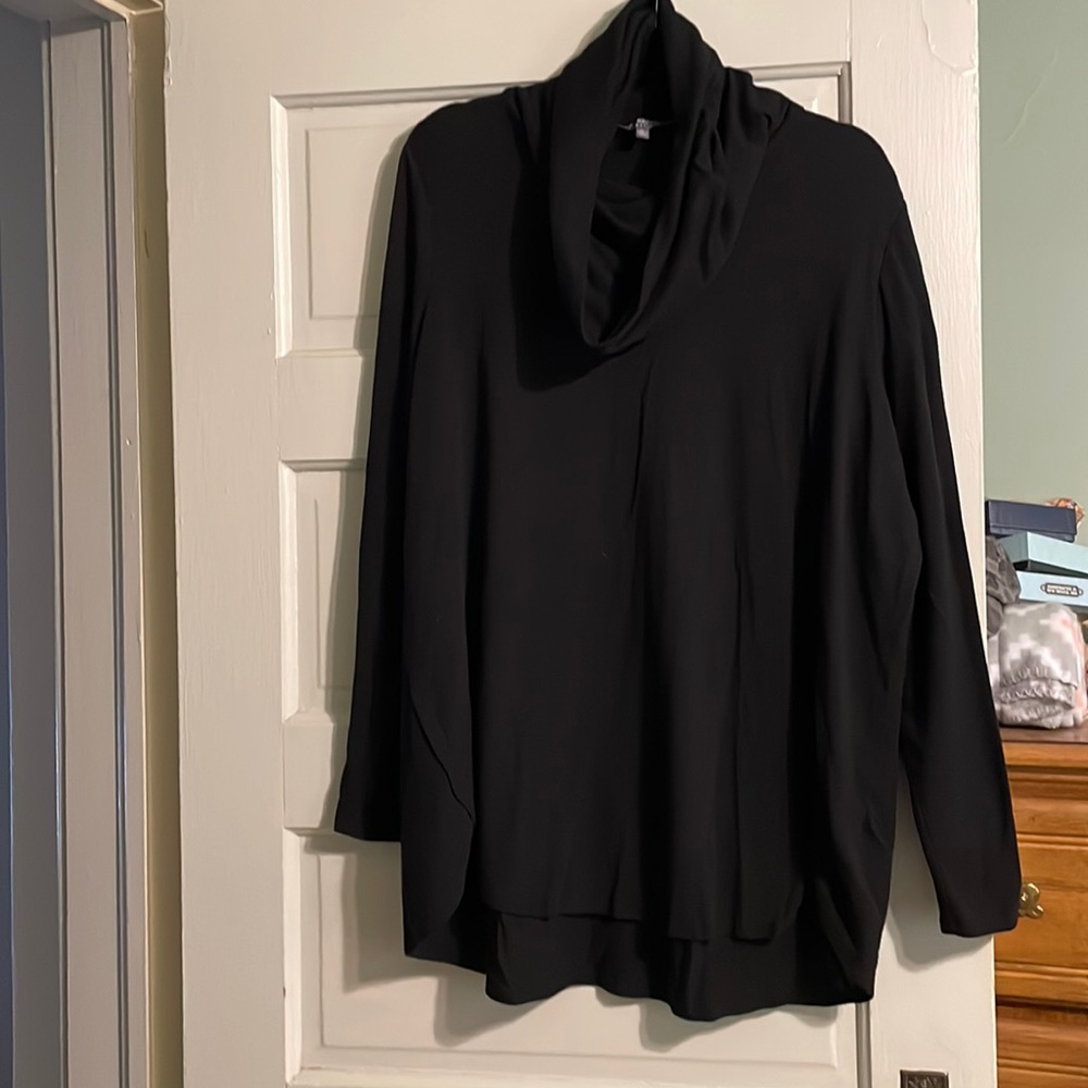 Lisa Rinna black sweater, xl